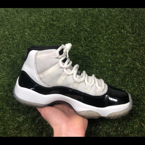 SOLD Jordan 11 Concord (2011) - Picture 3 of 8